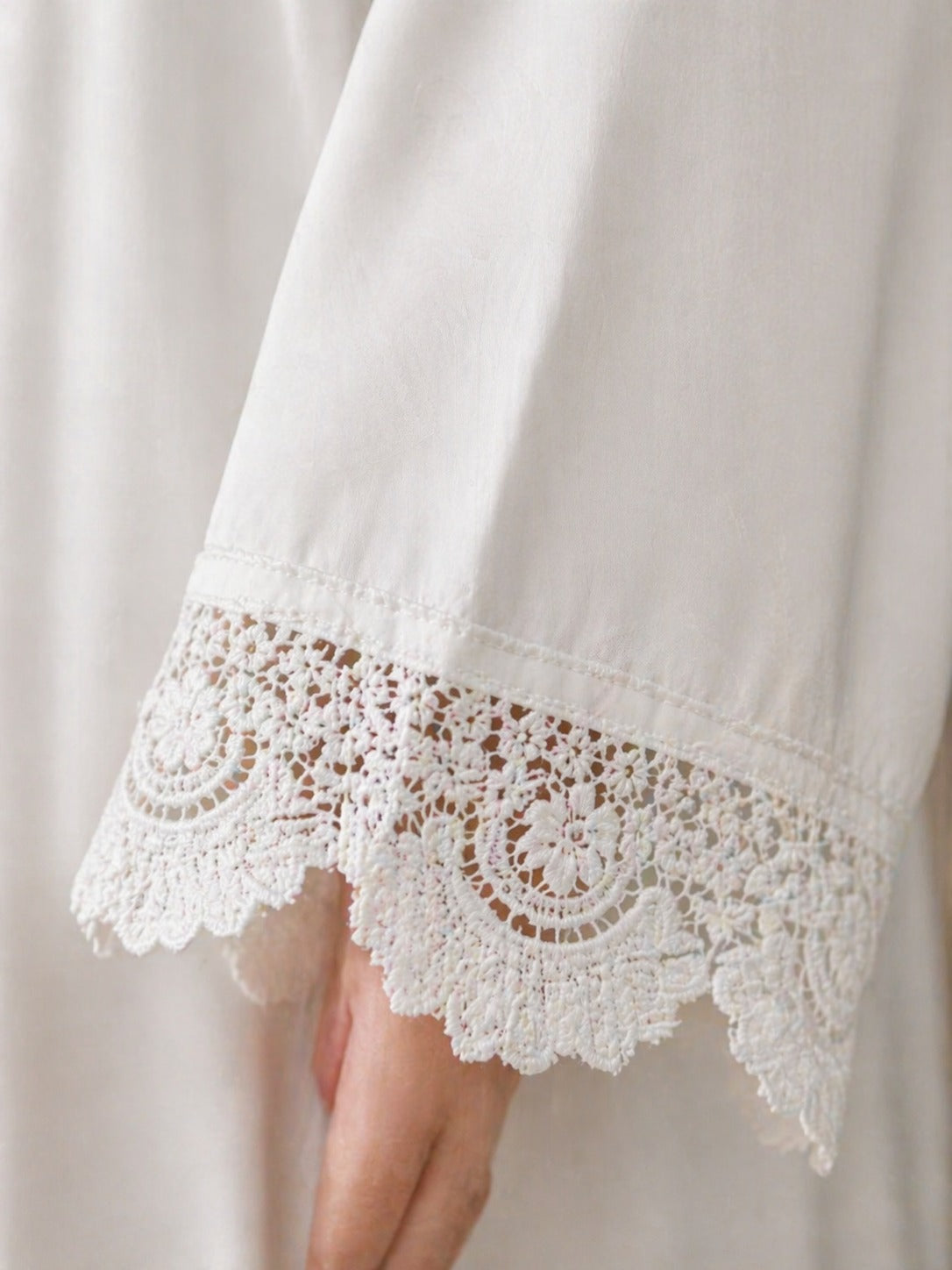 Pearl Grace White Abaya For (Umrah)